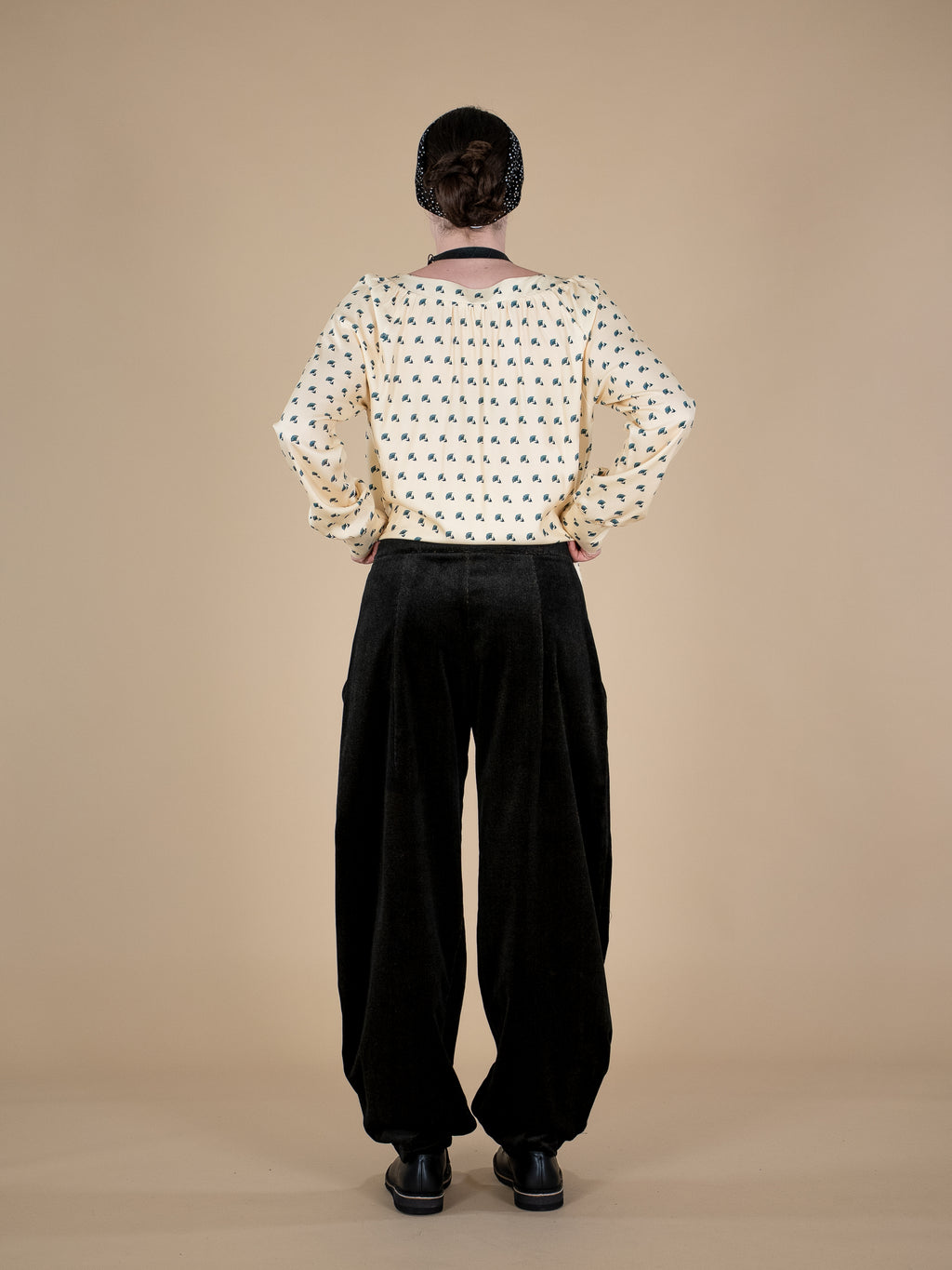 Trousers Bulbo (Art. 32/2627) wholesale 58€