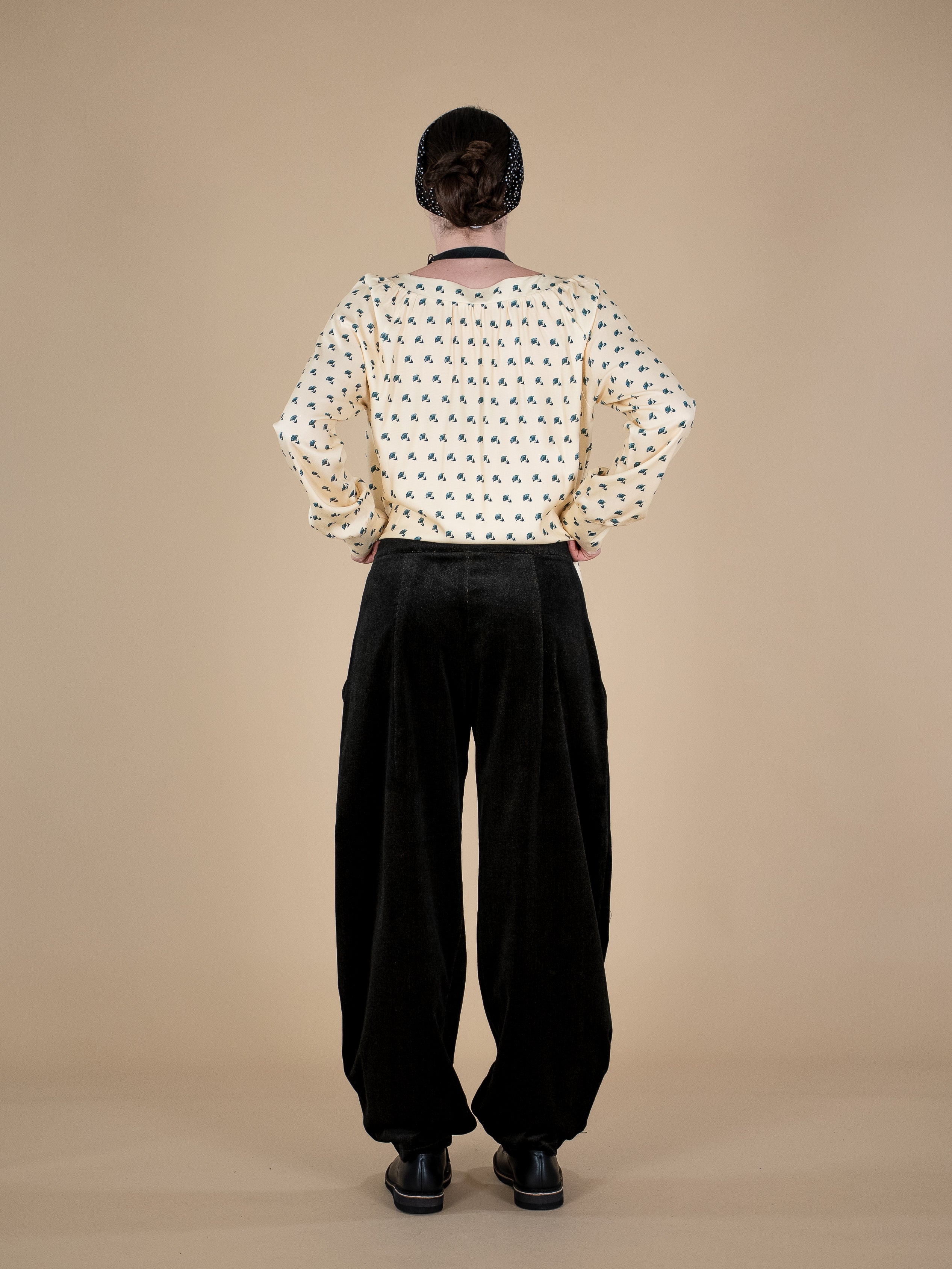 Trousers Bulbo (Art. 32/2627) wholesale 58€